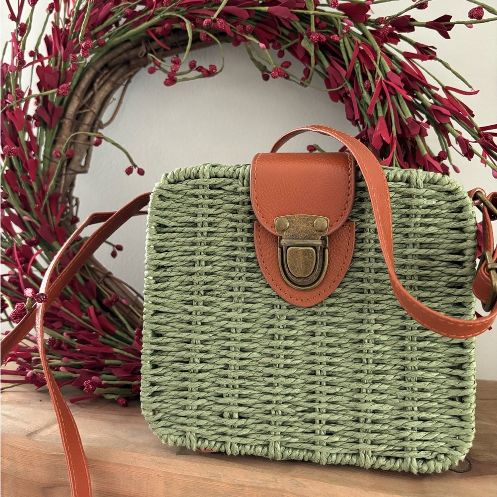 small  straw and vegan leather crossbody